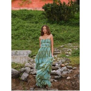 Hutch Ruffled Tiered Strapless Green Dress. Anthropologie